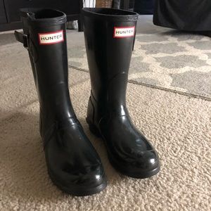 Hunter Black Short size 9